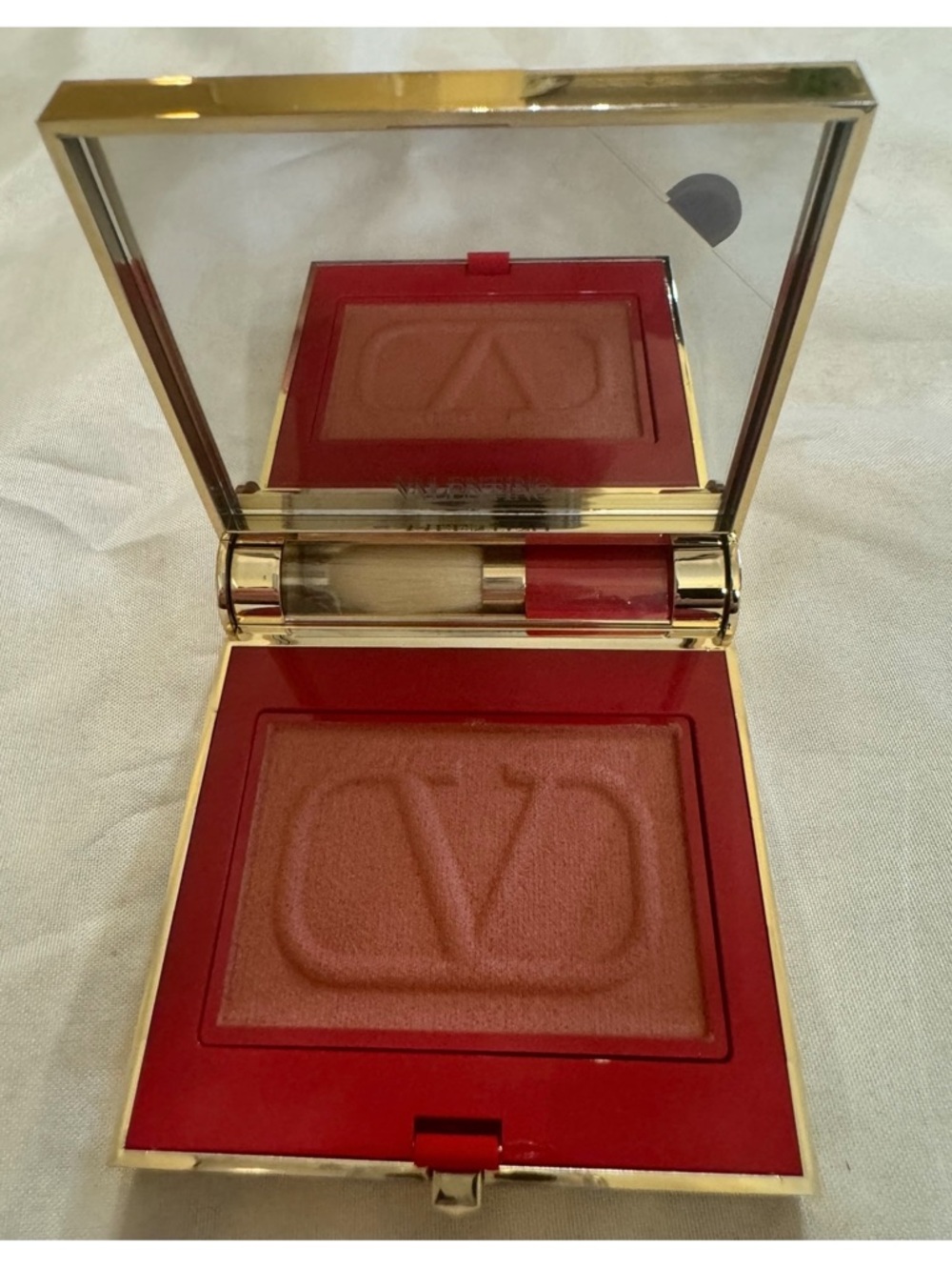 Valentino Pressed Powder Blush in Sweet Rebel.